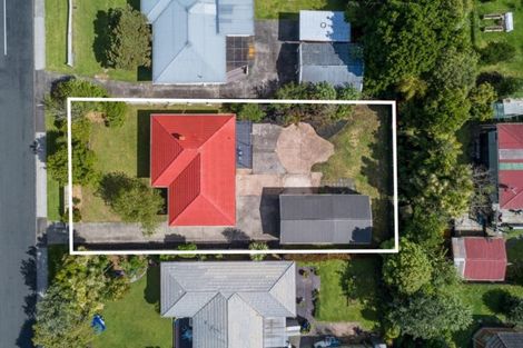 Photo of property in 6 Gill Avenue, Te Atatu Peninsula, Auckland, 0610