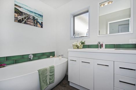 Photo of property in 21 Finlayson Road, Matarau, Whangarei, 0176