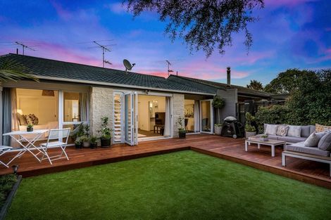 Photo of property in 2/40 James Evans Drive, Northcote, Auckland, 0627