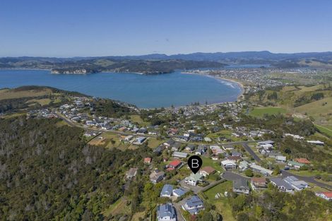 Photo of property in 8 Landel Place, Whitianga, 3510