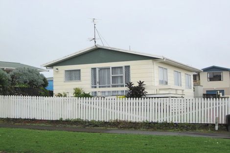 Photo of property in 9 Elliott Street, Waitara, 4320