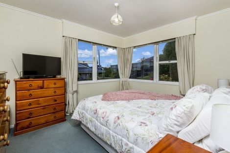 Photo of property in 1/28 Spencer Road, Pinehill, Auckland, 0632
