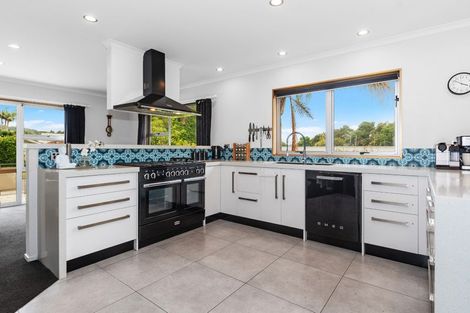 Photo of property in 17 Kotare Crescent, Maunu, Whangarei, 0110