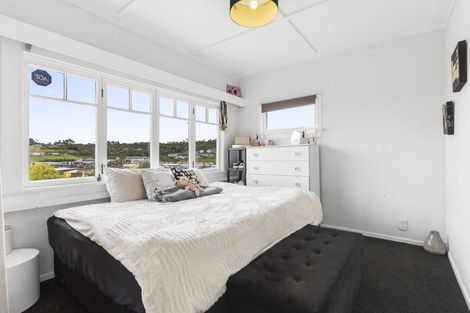 Photo of property in 18 Penton Road, Stanmore Bay, Whangaparaoa, 0932