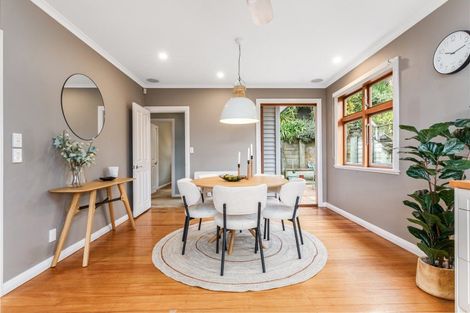 Photo of property in 129 Cockayne Road, Khandallah, Wellington, 6035