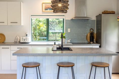 Photo of property in 12 Okoka Road, Omiha, Waiheke Island, 1081