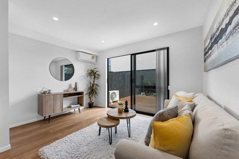 Photo of property in 2/119 Bruce Mclaren Road, Henderson, Auckland, 0612