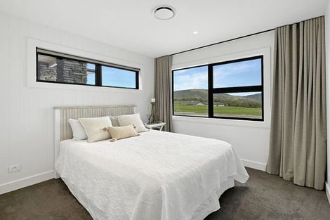 Photo of property in 8 Broadleaf Way, Kinloch, Taupo, 3377