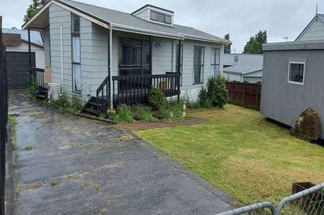 Photo of property in 5 Iris Place, Clendon Park, Auckland, 2103