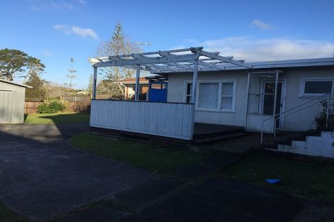 Photo of property in 486 Blockhouse Bay Road, Blockhouse Bay, Auckland, 0600