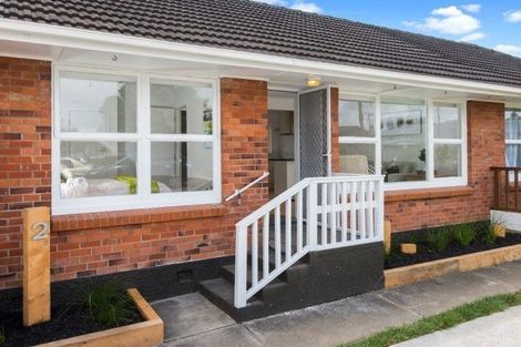 Photo of property in 2/35 Shakespeare Road, Milford, Auckland, 0620