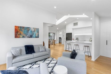 Photo of property in 242 Memorial Avenue, Burnside, Christchurch, 8053