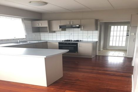 Photo of property in 17 Viola Avenue, Mangere East, Auckland, 2024