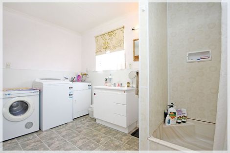 Photo of property in 12 Hillary Street, Foxton, 4814