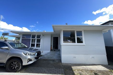 Photo of property in 538 Glenfield Road, Glenfield, Auckland, 0629