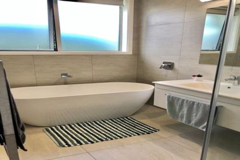 Photo of property in 11 Ian Gordon Lane, Orewa, 0931