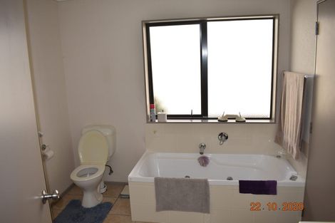 Photo of property in 17b Hilltop Road, Parkvale, Tauranga, 3112