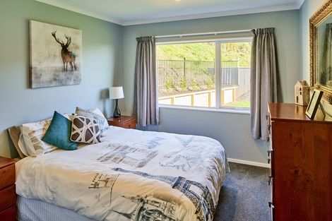 Photo of property in 28 Margaret Shields Avenue, Aotea, Porirua, 5024