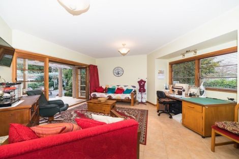Photo of property in 10 Awatea Terrace, Hokowhitu, Palmerston North, 4410