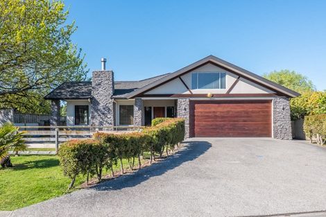 Photo of property in 2 Fairway Oaks Drive, Waikanae Beach, Waikanae, 5036