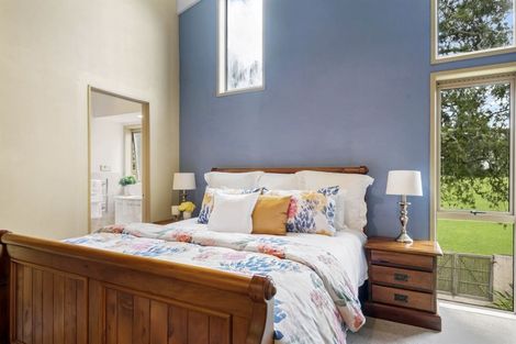 Photo of property in 1 Cobblestone Lane, Hillcrest, Auckland, 0627