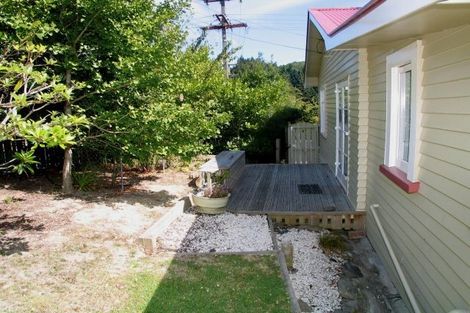 Photo of property in 118 Waikawa Road, Picton, 7220