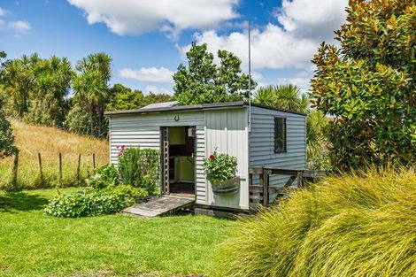 Photo of property in 6 Te Pahi River Drive, Paparoa, Maungaturoto, 0583