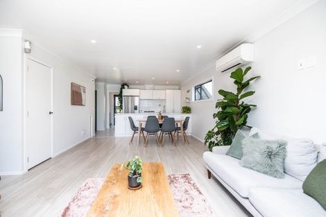 Photo of property in 41 Brindle Way, Newlands, Wellington, 6037