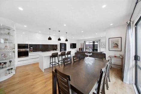 Photo of property in 14 Fjord Way, Karaka, Papakura, 2113