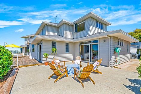 Photo of property in 64 Balboa Drive, Matakatia, Whangaparaoa, 0930