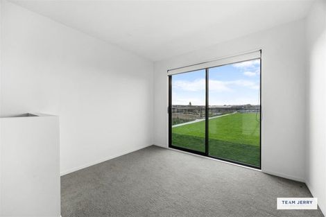 Photo of property in 63 Whare Kauri Road, Papakura, 2110