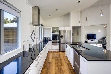 Photo of property in 30 Waipuka Road, Waimarama, Havelock North, 4294