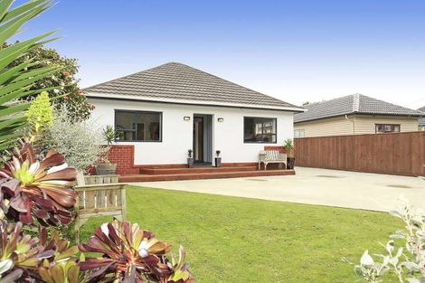 Photo of property in 11 Bell Road, Waiwhetu, Lower Hutt, 5010