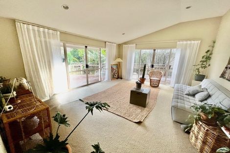 Photo of property in 31 Rifleman Rise, Unsworth Heights, Auckland, 0632