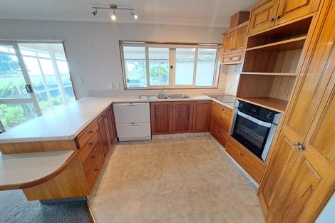 Photo of property in 2 Kawaroa Lane, New Plymouth, 4310