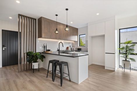 Photo of property in 11a Dianthus Place, Browns Bay, Auckland, 0630