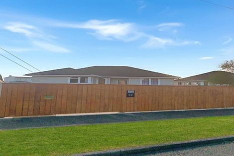 Photo of property in 23 Holland Crescent, Bulls, 4818