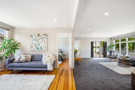 Photo of property in 43 Vodanovich Road, Te Atatu South, Auckland, 0610