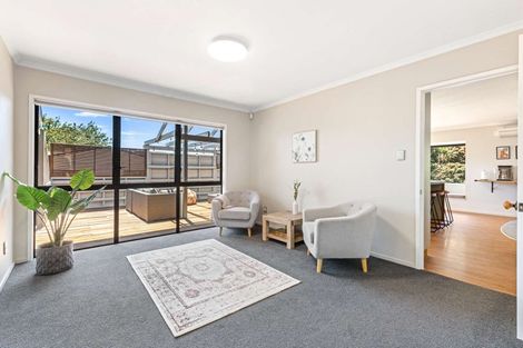 Photo of property in 58 Karina Road, Merrilands, New Plymouth, 4312