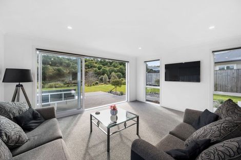 Photo of property in 42 Pukeko Way, Kinloch, Taupo, 3377