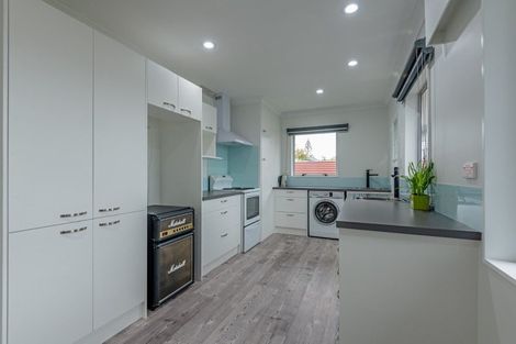 Photo of property in 10 Hollows Crescent, Takaro, Palmerston North, 4412