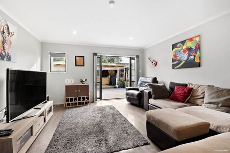 Photo of property in 13 Candlestick Place, Oteha, Auckland, 0632