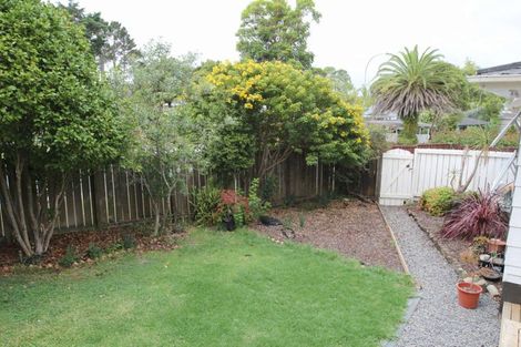 Photo of property in 17 St Catherine Crescent, West Harbour, Auckland, 0618