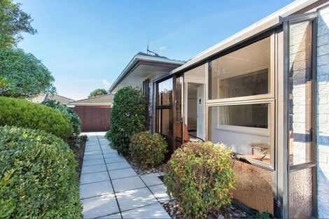 Photo of property in 2/200 Waimairi Road, Ilam, Christchurch, 8041