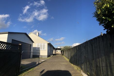 Photo of property in 8 Arimu Road, Papakura, 2110