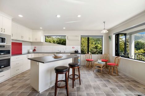 Photo of property in 85 Kent Street, Picton, 7220