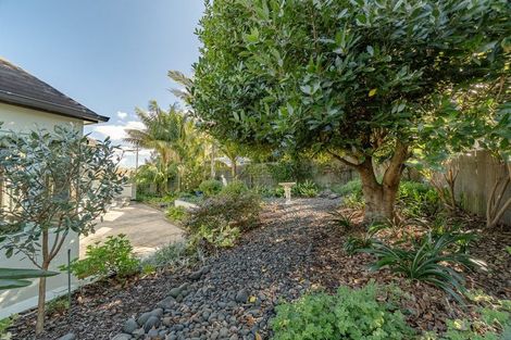 Photo of property in 9 Mariposa Crescent, Birkenhead, Auckland, 0626