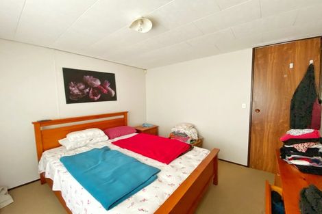 Photo of property in 1/3 Lynwood Road, New Lynn, Auckland, 0600