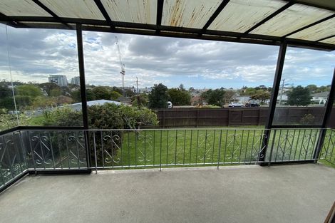 Photo of property in 2/9 Evans Road, Glen Eden, Auckland, 0602