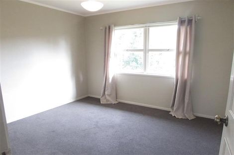Photo of property in 4/649 Beach Road, Rothesay Bay, Auckland, 0630